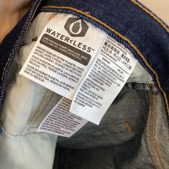 Levi's Jeans Mens 36 x 30 Dark Blue 501 Straight Leg Button Fly Red Tab Hemmed - Picture 11 of 14